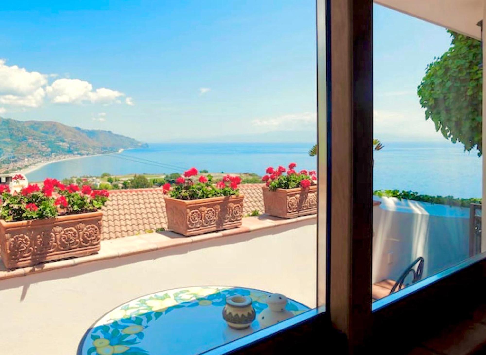 Villa Lou Taormina Private Villa With Panoramic Sea View Pool Bagian luar foto